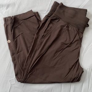 Lululemon dance studio crop